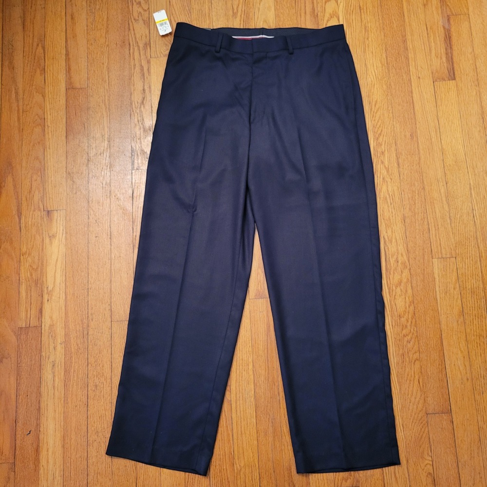 Van Heusen Black Flat Front Wrinkle Resistant Dress Pants 36x32 Formal‎ Preppy